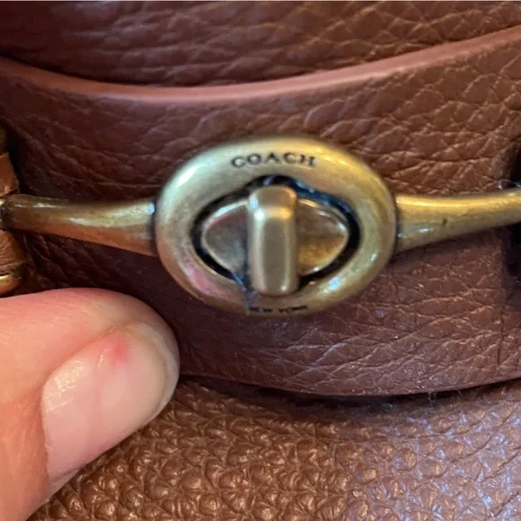 COACH CROSBY DIVER Brown Grainy
Leather Loafers with Brass Gold Accent - Picture 5 of 11